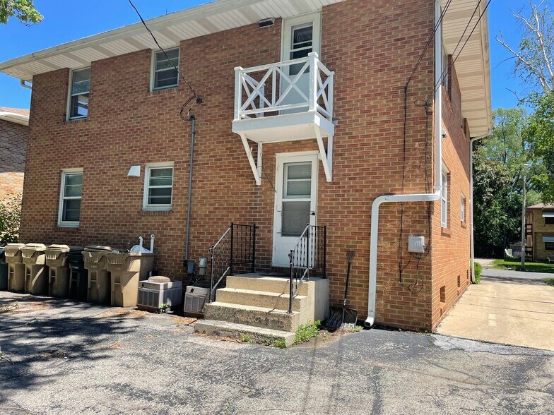 Building Photo - 322 Pawling St