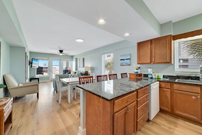 Building Photo - 409 E Beach Blvd