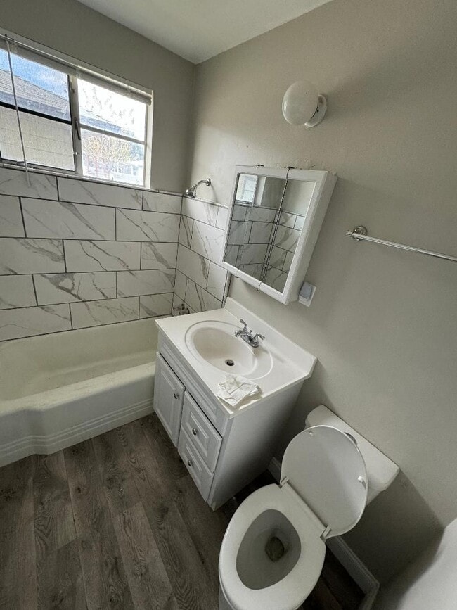 Building Photo - Cute Little Home For You