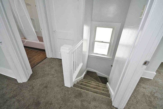 Building Photo - Charming 3-bedroom, 1-bathroom house locat...