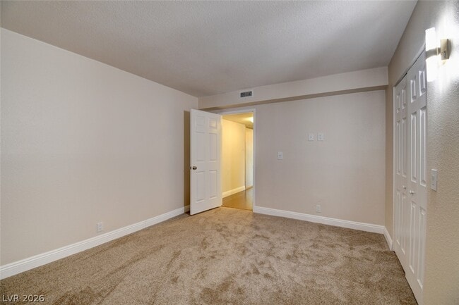 Building Photo - 3111 Bel Air Dr