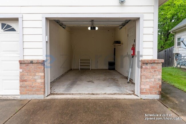 Building Photo - 12245 Abbey Glen Ln