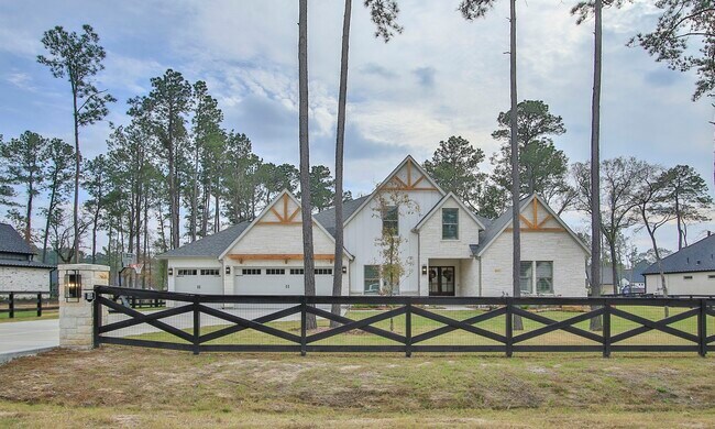 Building Photo - 21359 Monarch Dr