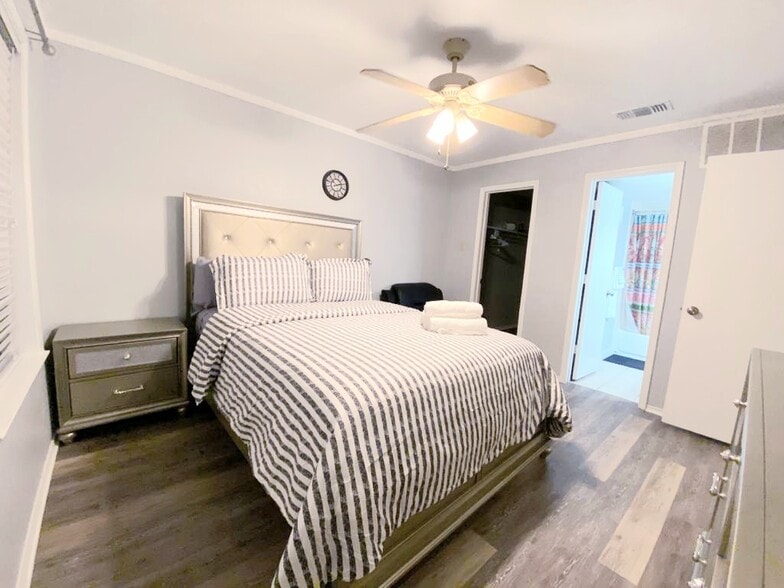 Building Photo - 6900 Skillman St