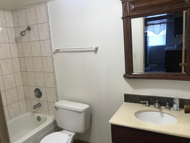 Building Photo - 291 Joanna Ct