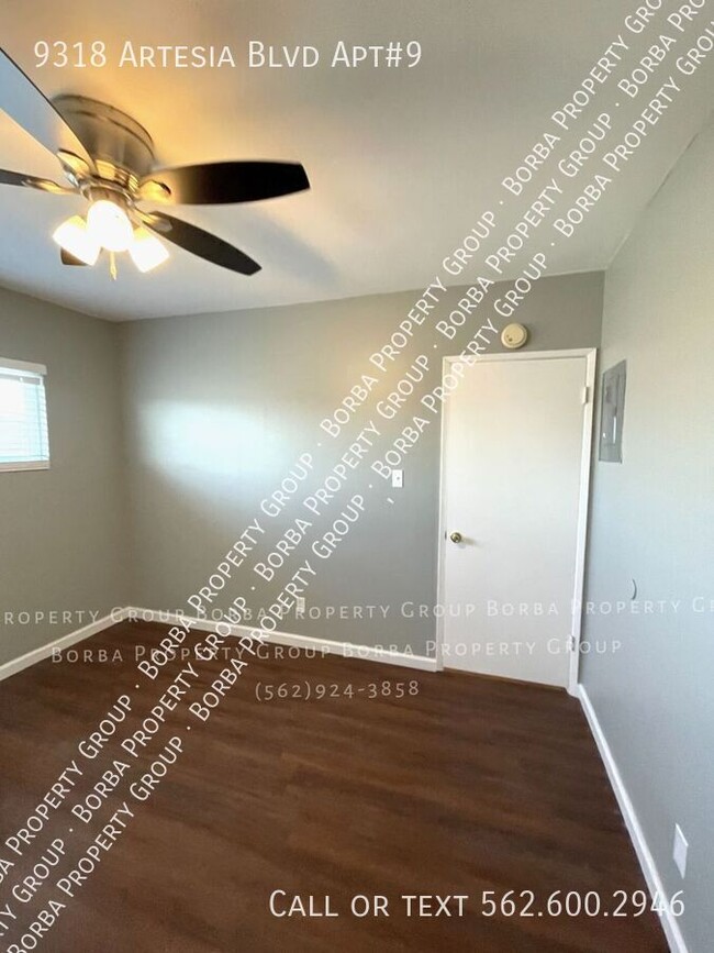 Building Photo - *PET FRIENDLY UPSTAIRS 2 BEDROOM 1 BATHROO...