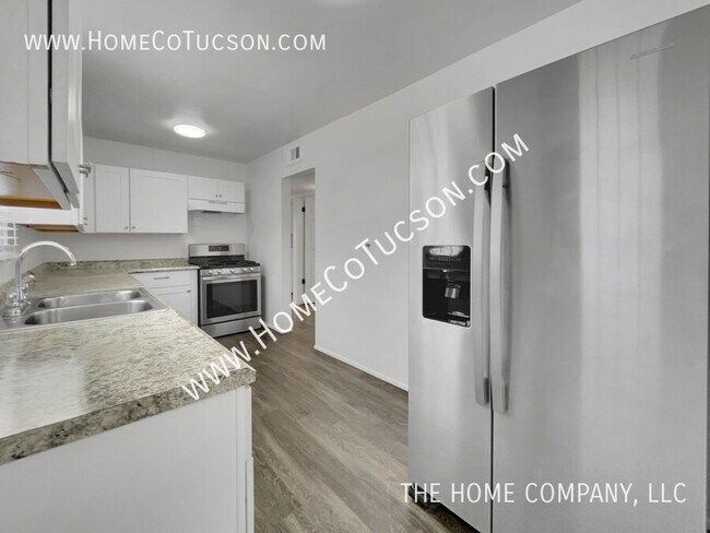 Building Photo - 2602 E Keswick Cir