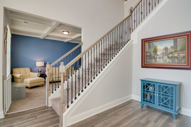 Building Photo - Available NOW MUST  see in McCoy's Creek