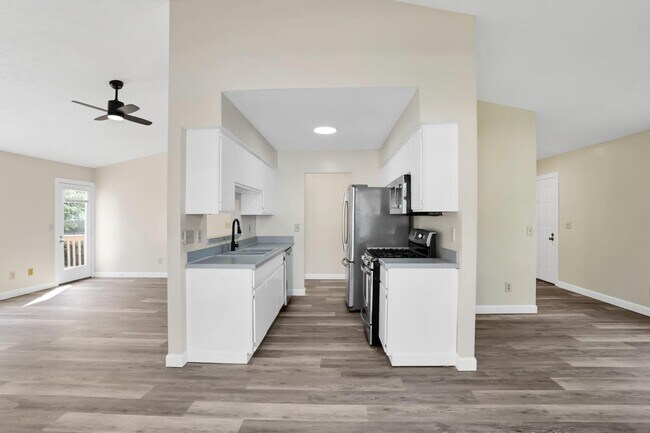 Building Photo - 5541 Mid Day Dr