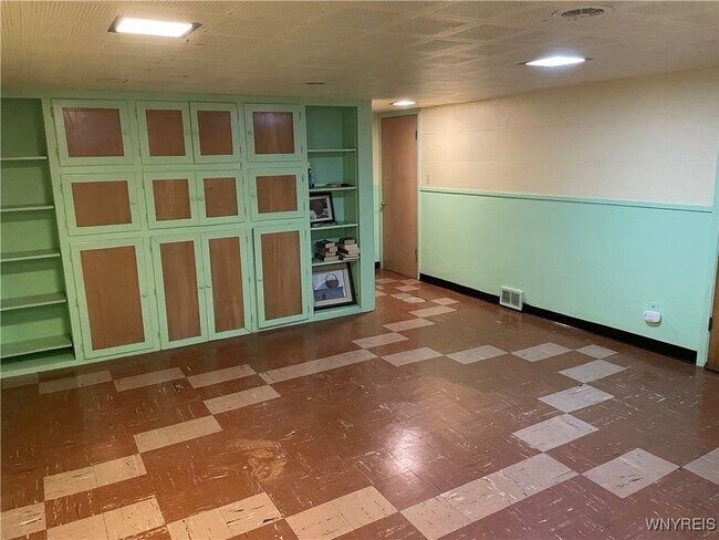 Building Photo - 41 Castle Ct