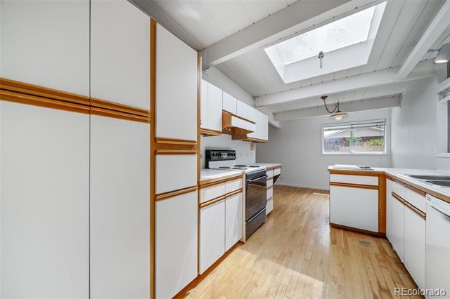 Building Photo - 1490 S Filbert Way