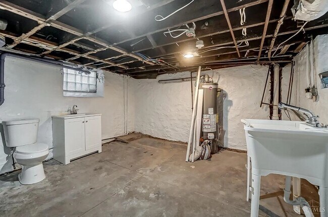 Building Photo - 2312 Norwood Ave