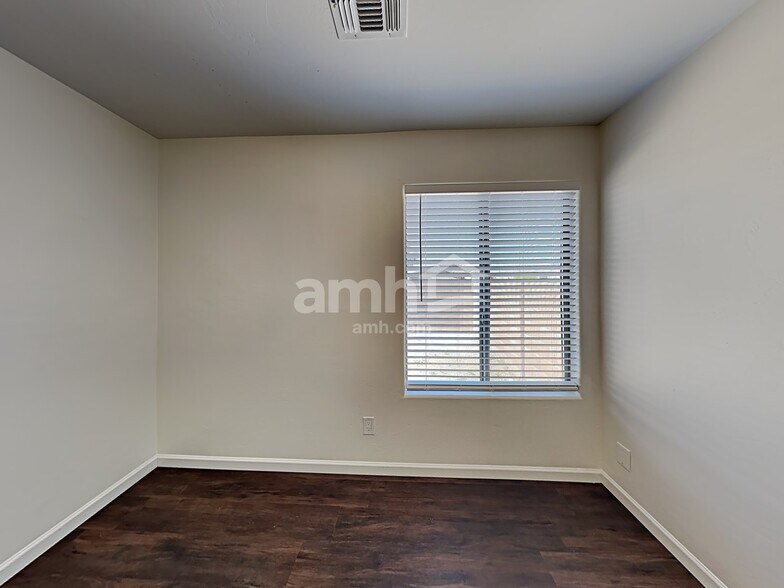 Building Photo - 10706 S Distillery Canyon Spring Dr