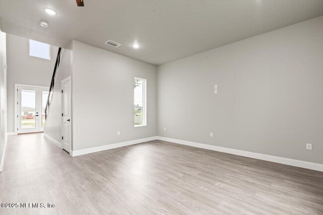 Building Photo - 5405 Heckscher Dr