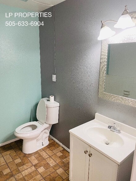 Building Photo - 13 Oriente Ave NE