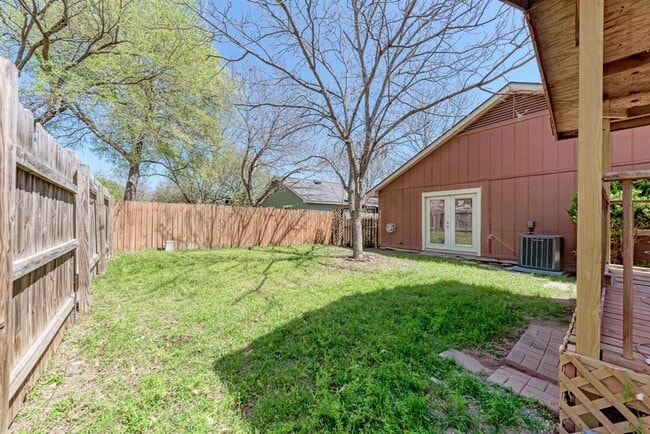 Building Photo - 8610 Croydon Loop