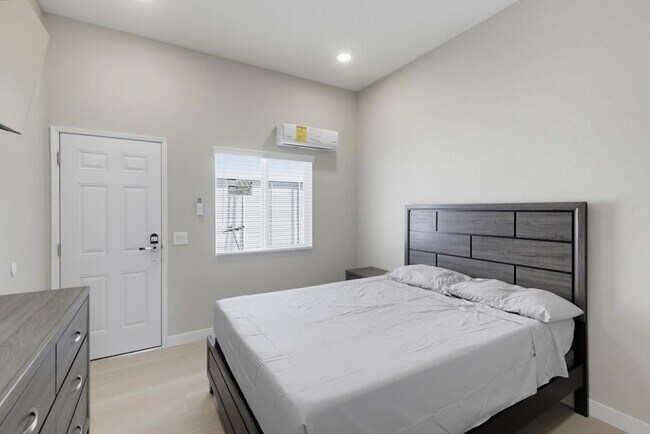 Building Photo - 7997 Montara Ave