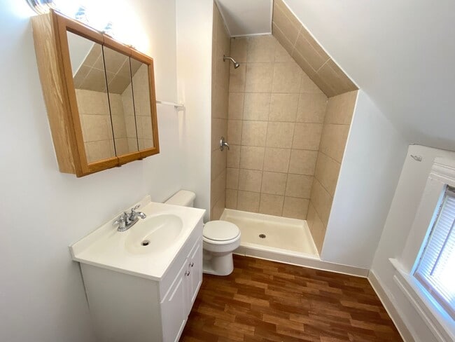 Building Photo - 52 W Norwich Ave