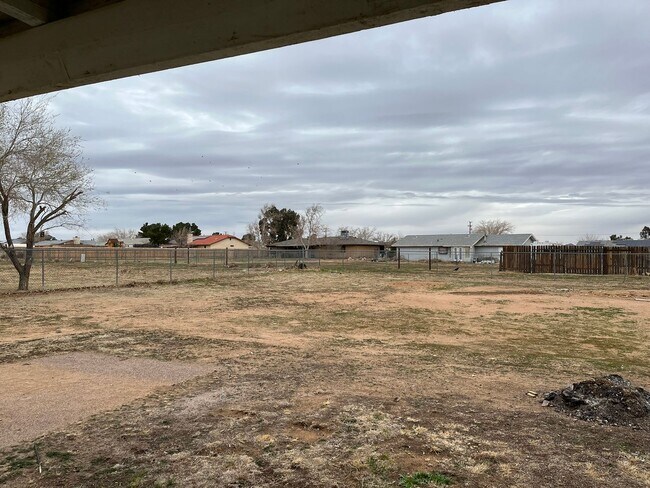 Building Photo - COMING SOON! 3 bedroom 2 bathroom home available in Apple Valley!