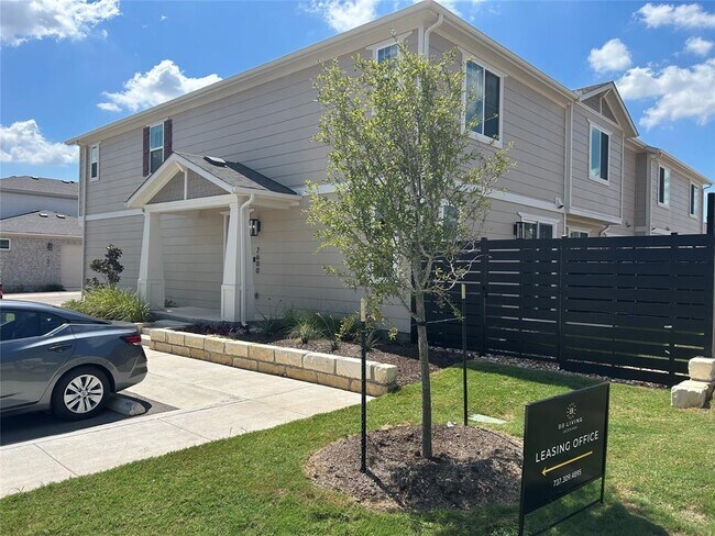Building Photo - 7600 Strong Bow Ct