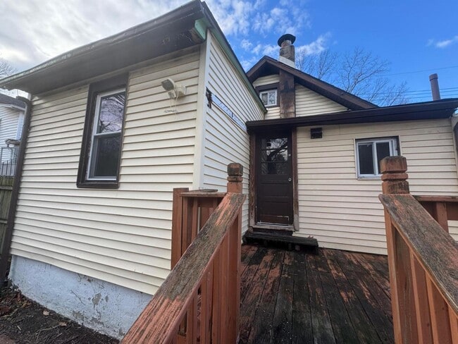 Building Photo - 309 S Lowell Ave