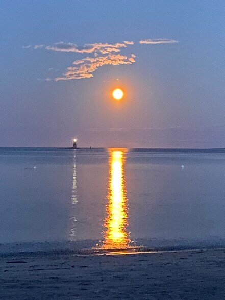 Whaleback Lighthouse - 106 Beach Hill Rd