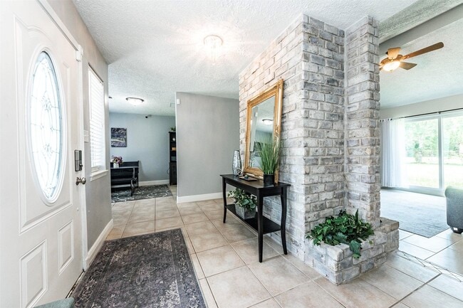 Building Photo - 405 Avondale Ln