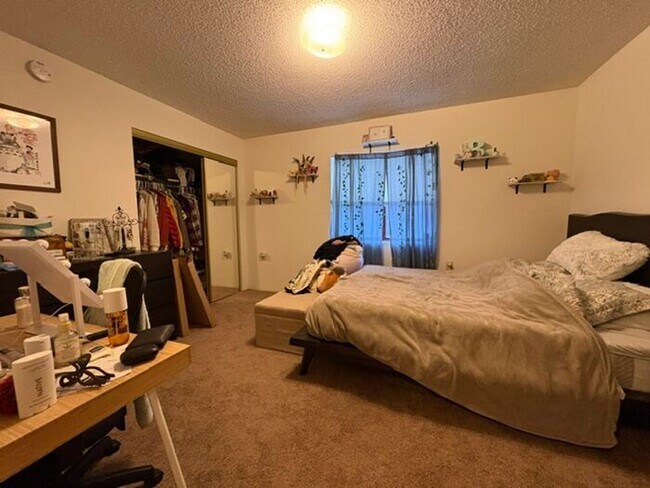 Building Photo - $1,100 | 2 Bedroom, 1 Bathroom Apartment | Pet Friendly* | Available for August 1st, 2026 Move In!
