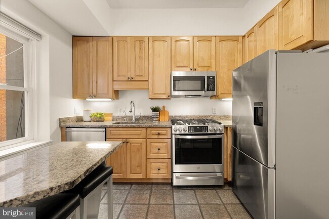 Building Photo - 1704 16th St NW