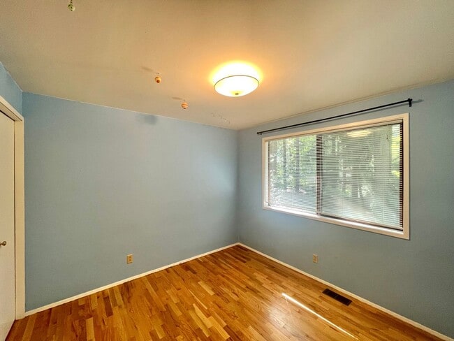 Building Photo - Great House for Rent