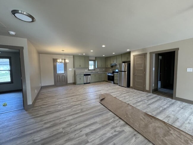 Building Photo - 118 Dobbins Cir