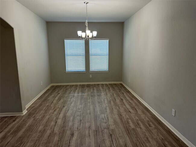 Building Photo - 306 Edgewater Park Dr