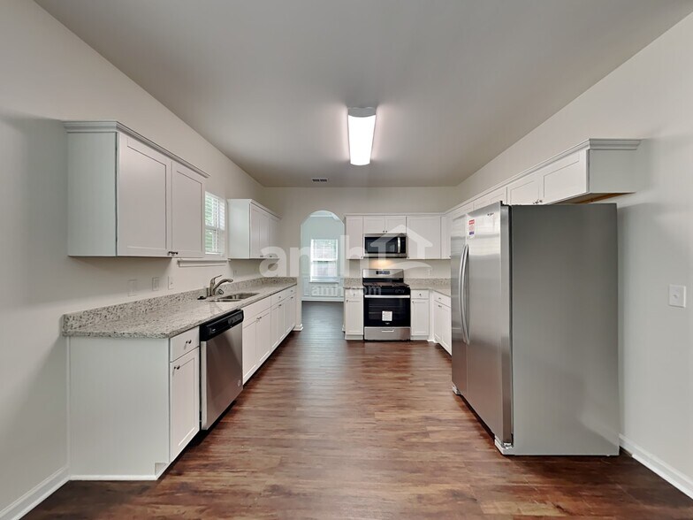 Building Photo - 4899 McEver View Dr