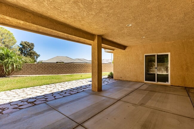 Building Photo - 1112 N Cynthia Ct