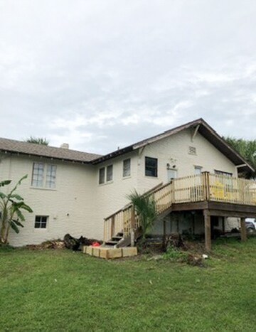 HUGE BACK YARD WITH GRAND BACK DECK FOR GRILLING - 506 Silver Beach Ave