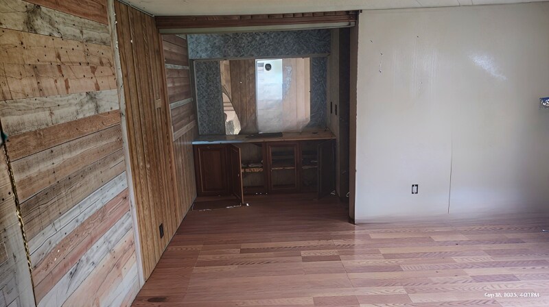 Building Photo - 607 E Runnels St