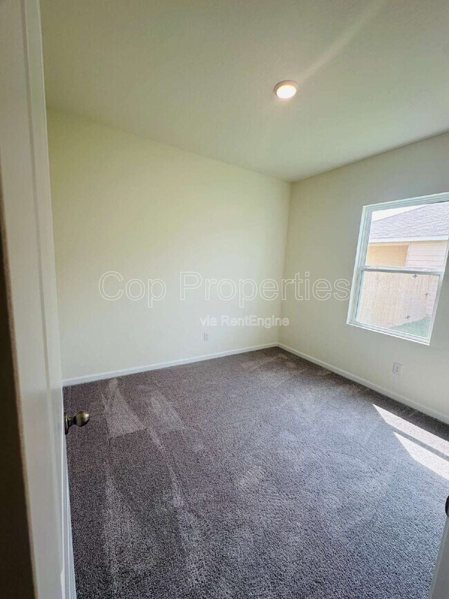 Building Photo - 10136 Peppercorn Pl
