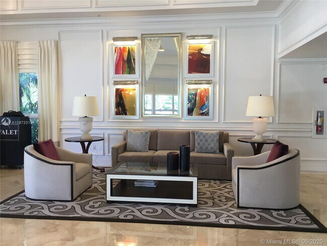 Building Photo - 100 S Birch Rd