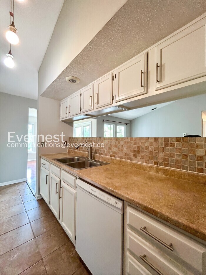 Building Photo - 9351 Kempton Manor Ct