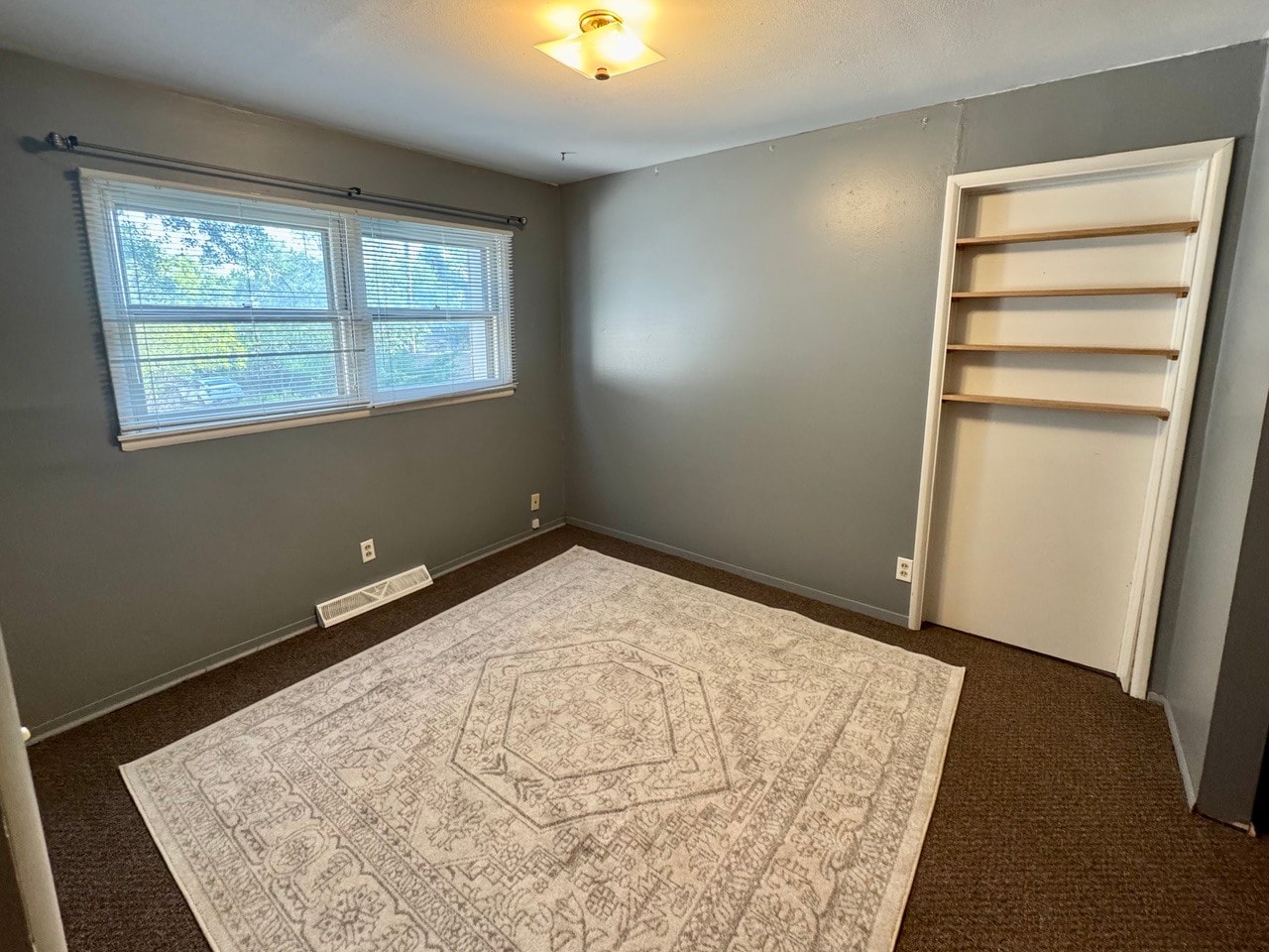 Building Photo - 728 Saint Charles St
