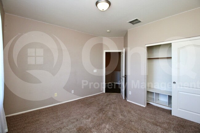 Building Photo - 11434 E Cliffrose Ln