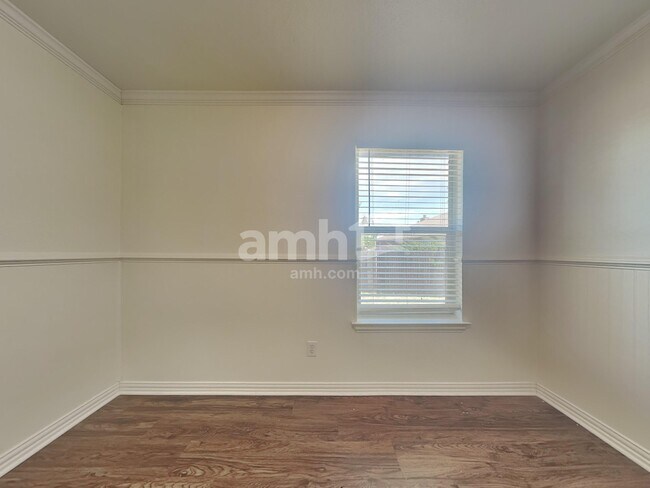 Building Photo - 1898 Barton Springs Dr