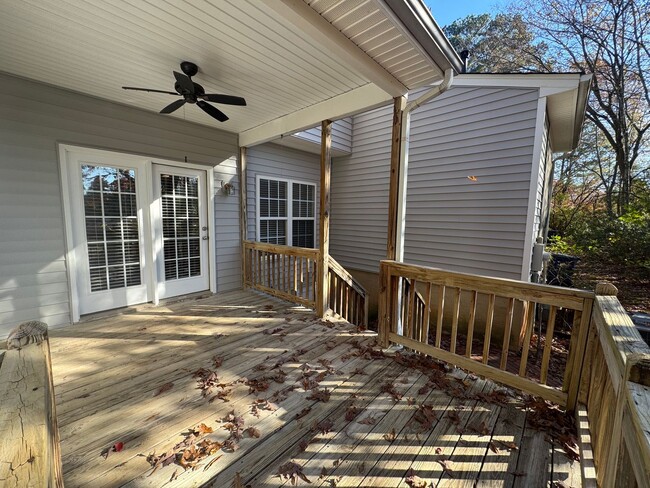 Building Photo - 2 Bed | 2.5 Bath Raleigh Townhome near NCSU