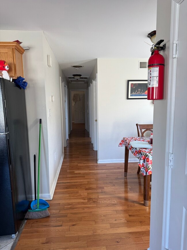 Building Photo - 70 Chadwick St