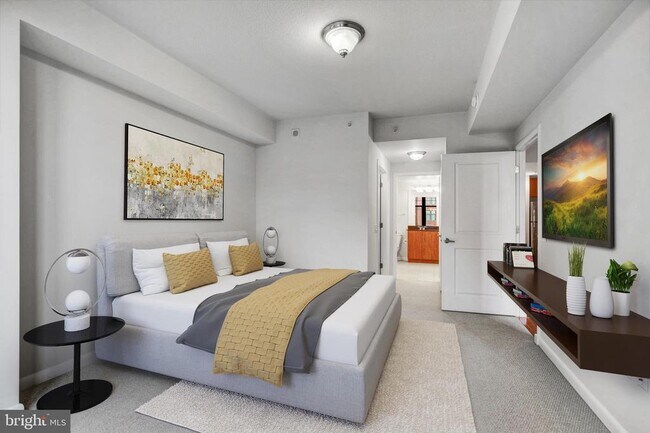 Building Photo - 1021 N Garfield St