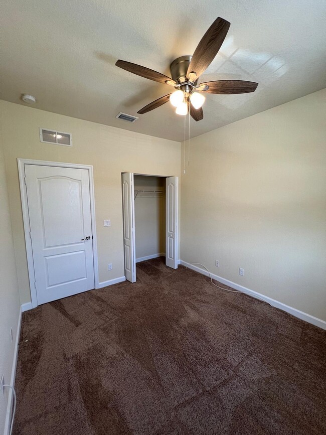 Building Photo - 5037 Ashley River Rd