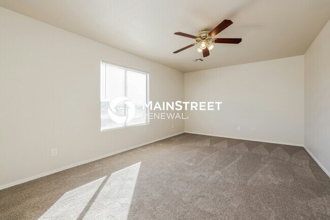 Building Photo - 4 Bedroom Pet-Friendly Home in TUCSON, AZ with Main Street Renewal
