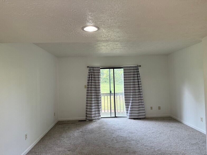 Building Photo - 517 E Graham Pl