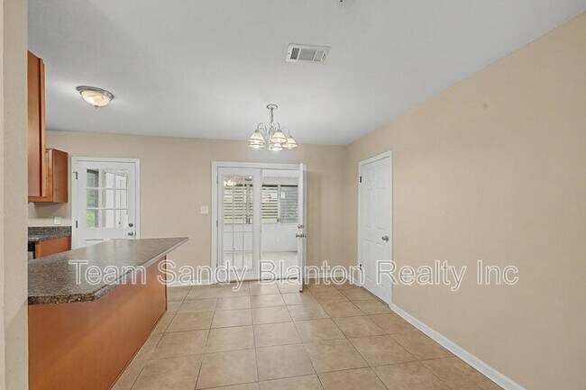 Building Photo - 560 N 72nd Ave