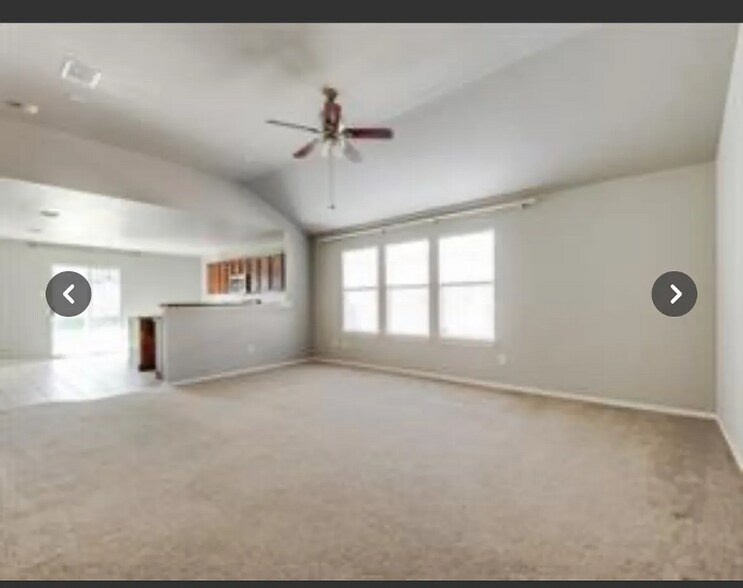 Building Photo - 1206 Oak Hollow Ln